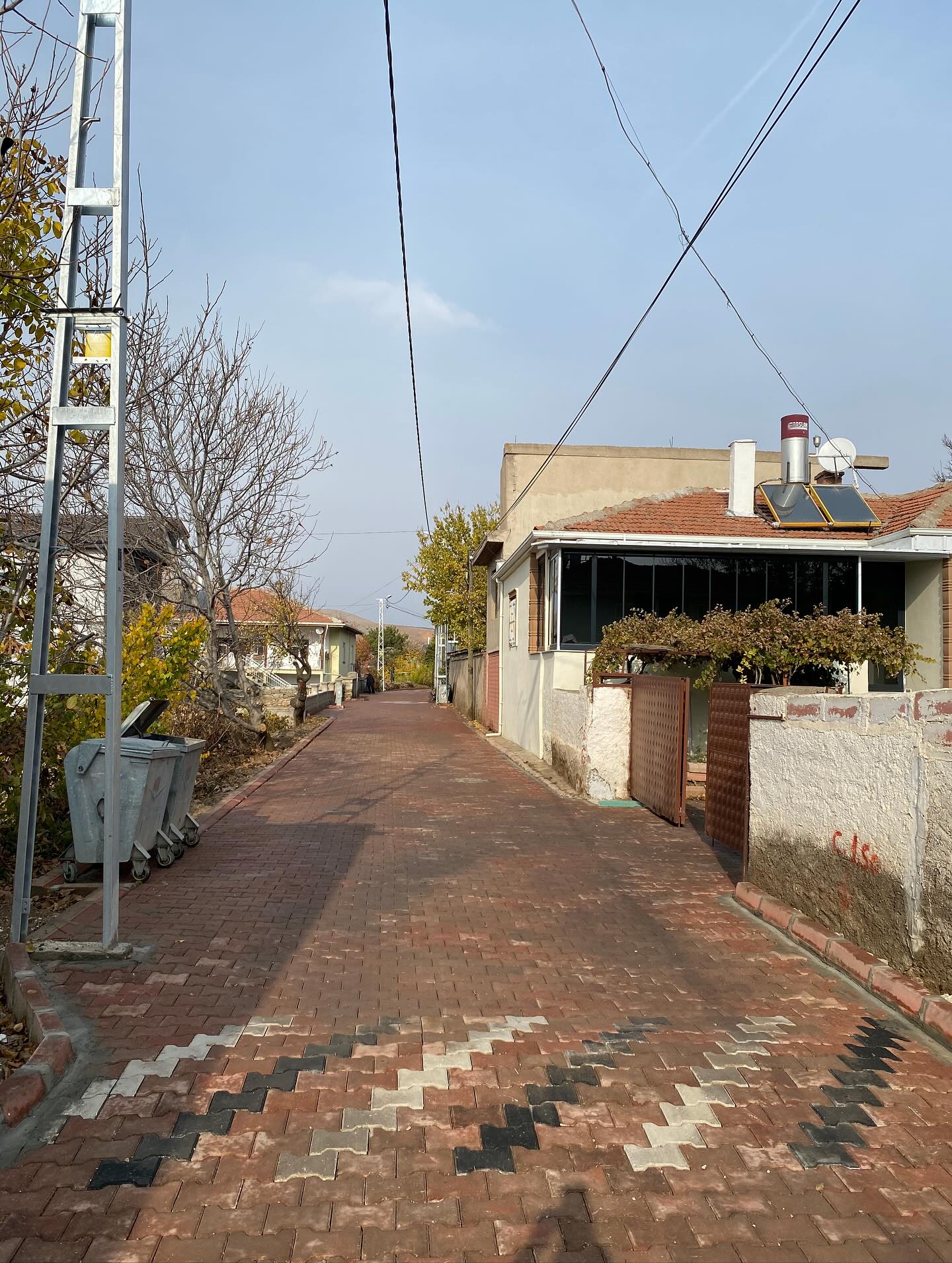 573204699 17963759094004141 6501574190787164581 N