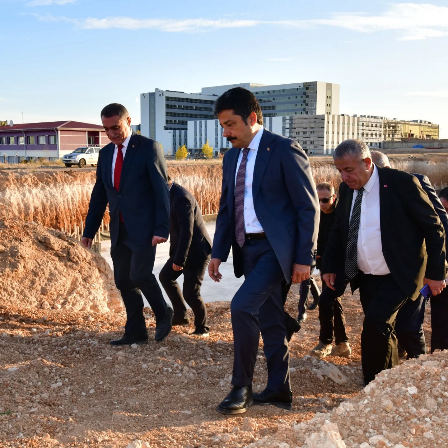 574433624 18105973465720188 512974003005162364 N