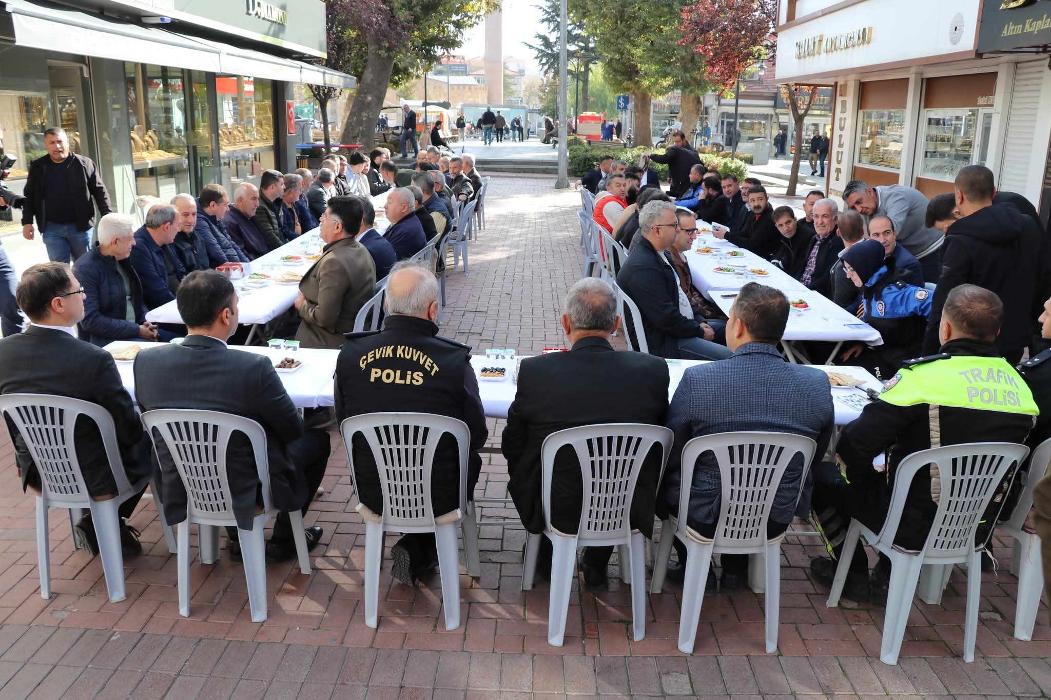 576989144 1639854107376386 1467501949736551894 N