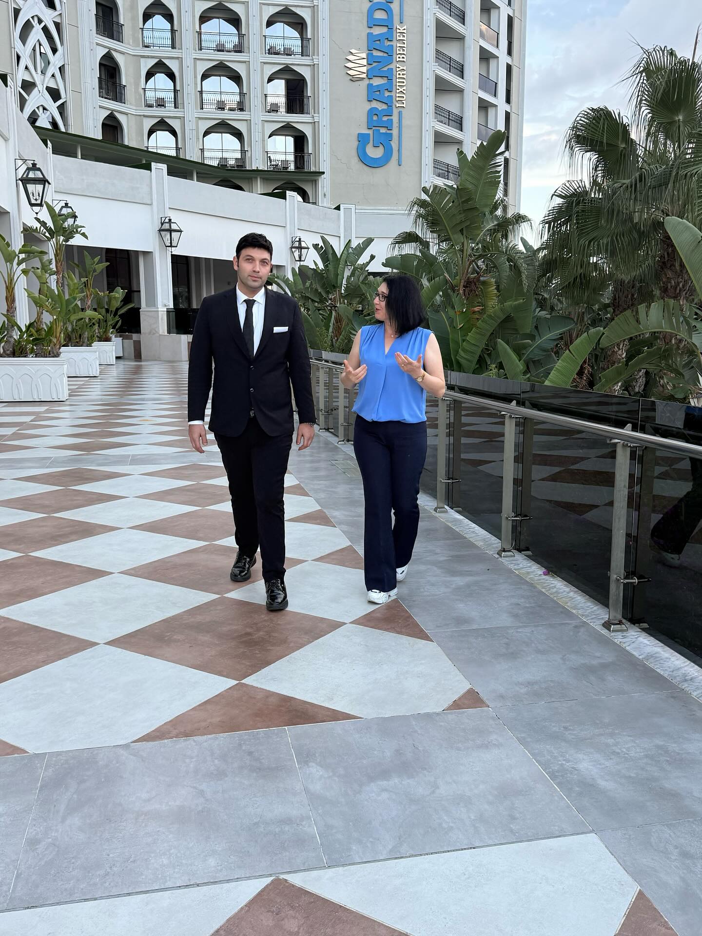 580533325 18290552614286885 8493798447726382915 N