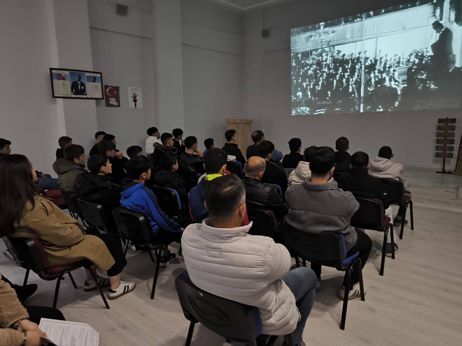 581523504 850124304194658 1050371693162096643 N