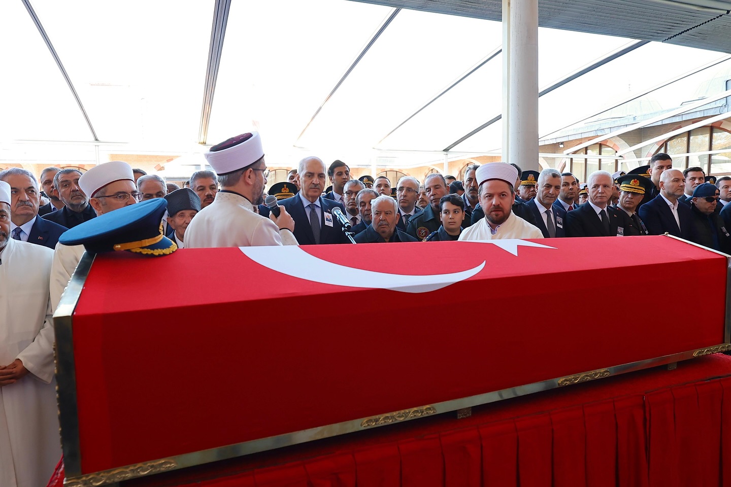 583048401 17964719447989017 1424855236997839840 N