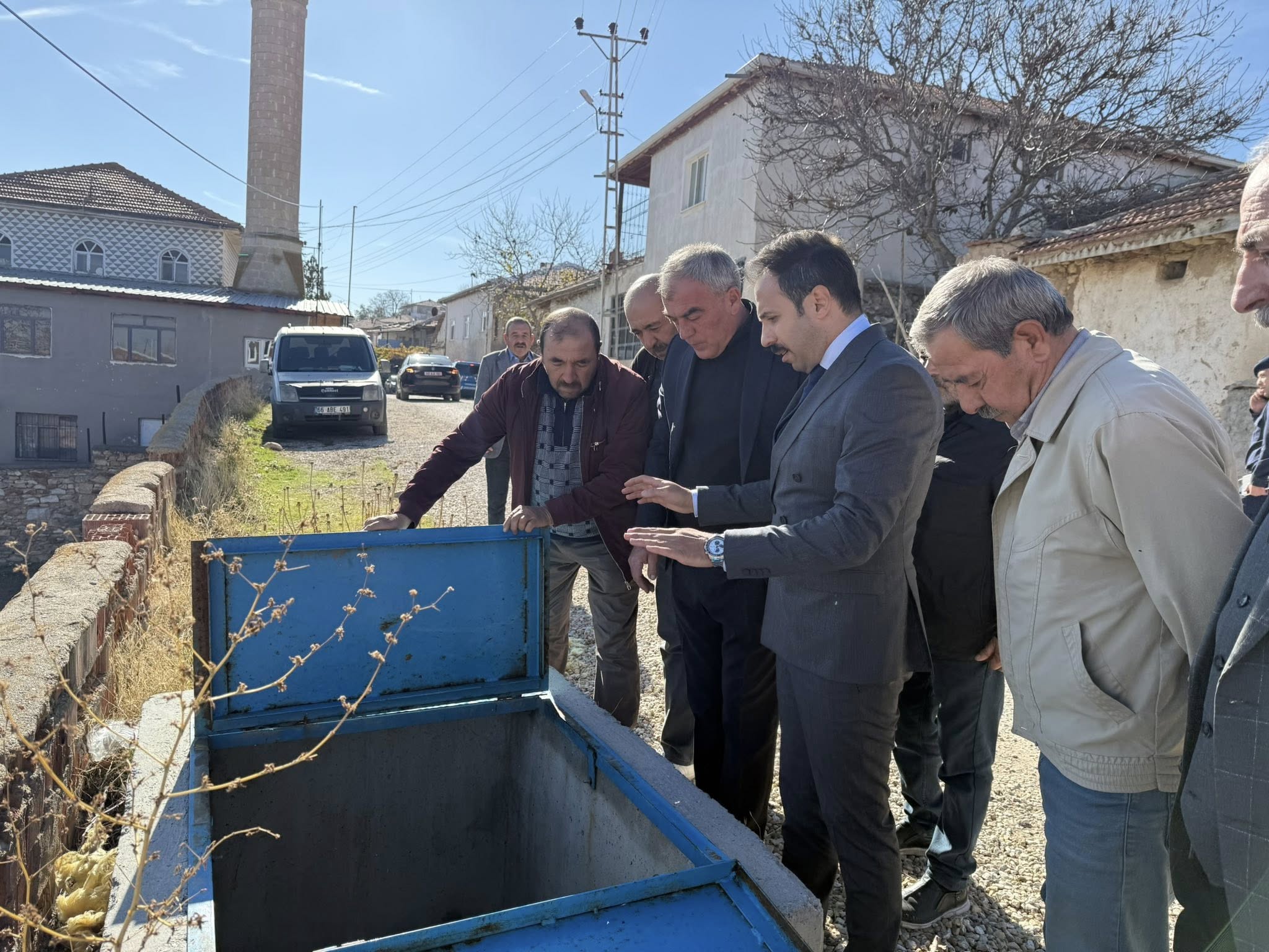 585371821 1154067593581395 369451839446853826 N