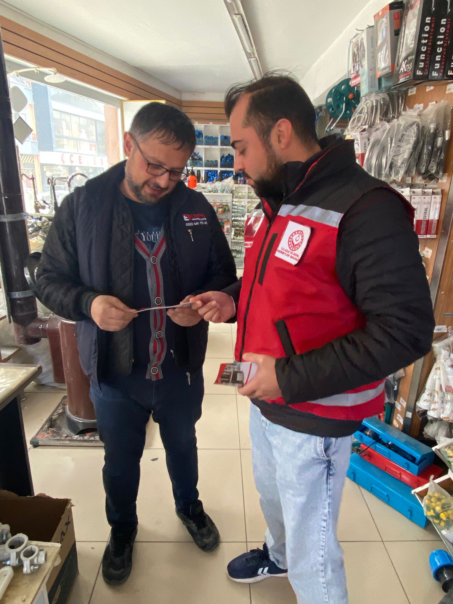 Aile Destekleri Cemaatle Paylaşıldı