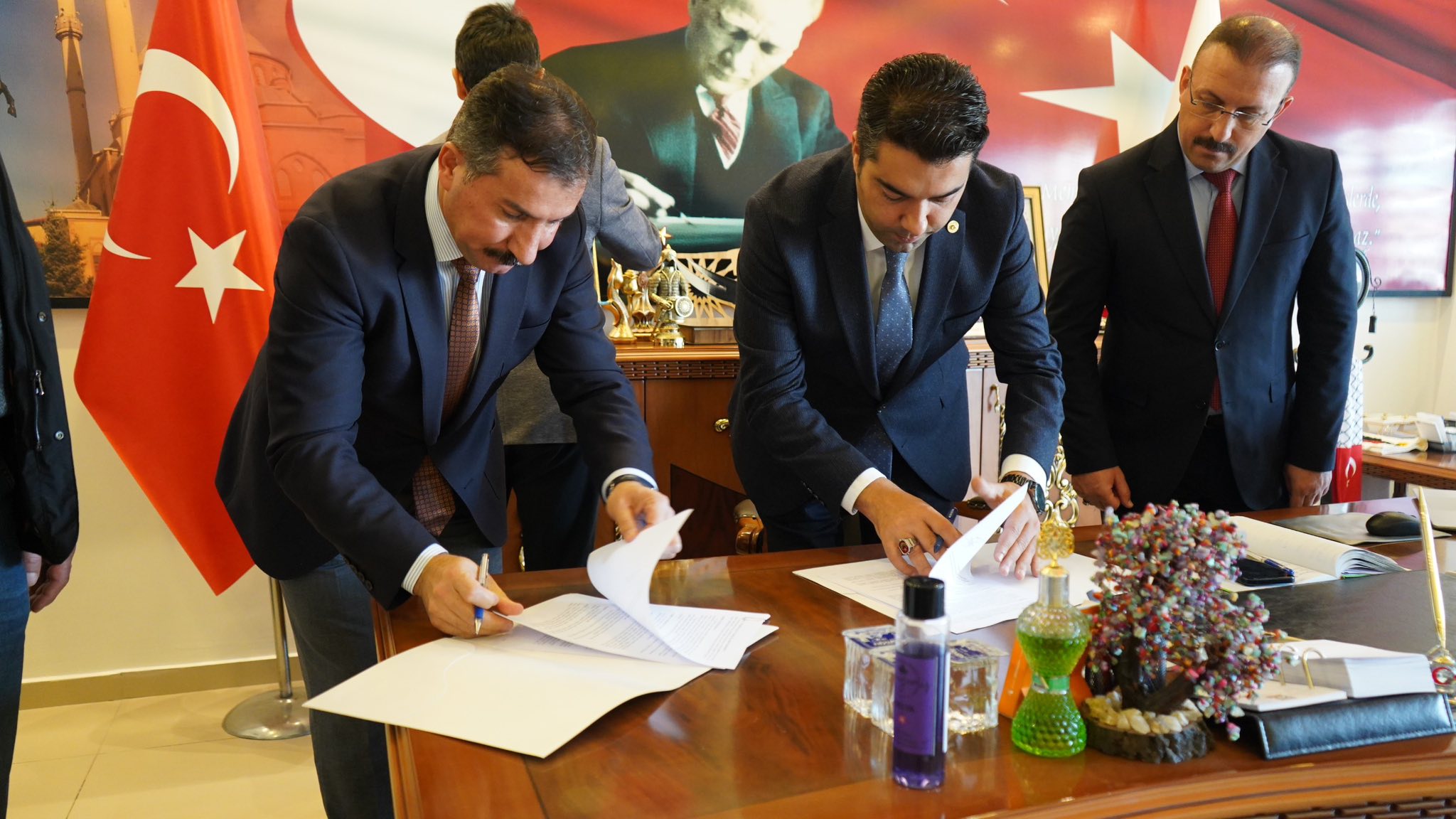 Belediye Çalışanlarının Geleceğini Belirleyen Sözleşme Imzalandı3