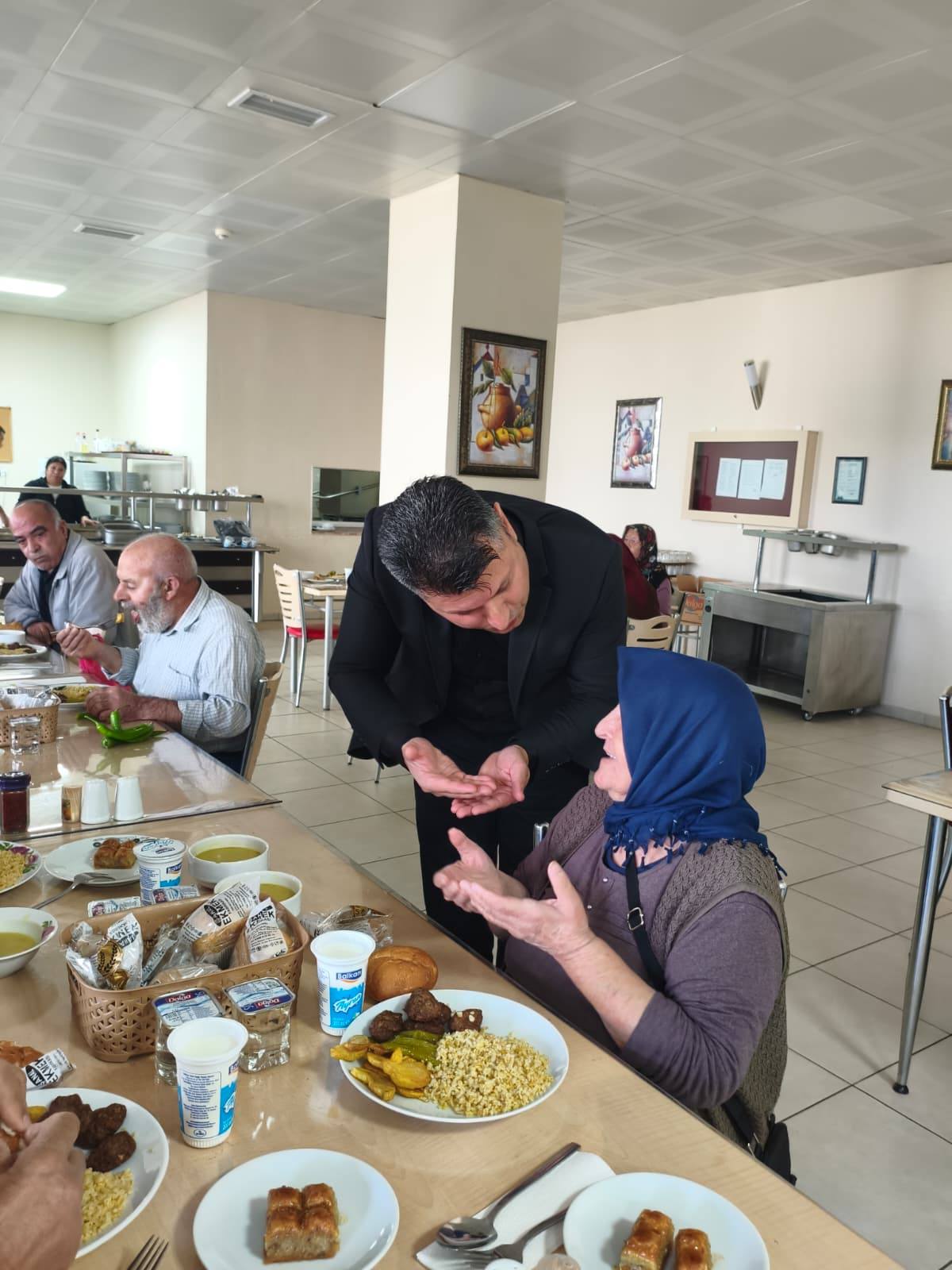 Büyüklerin Tebessümü Gönülleri Isıttı3