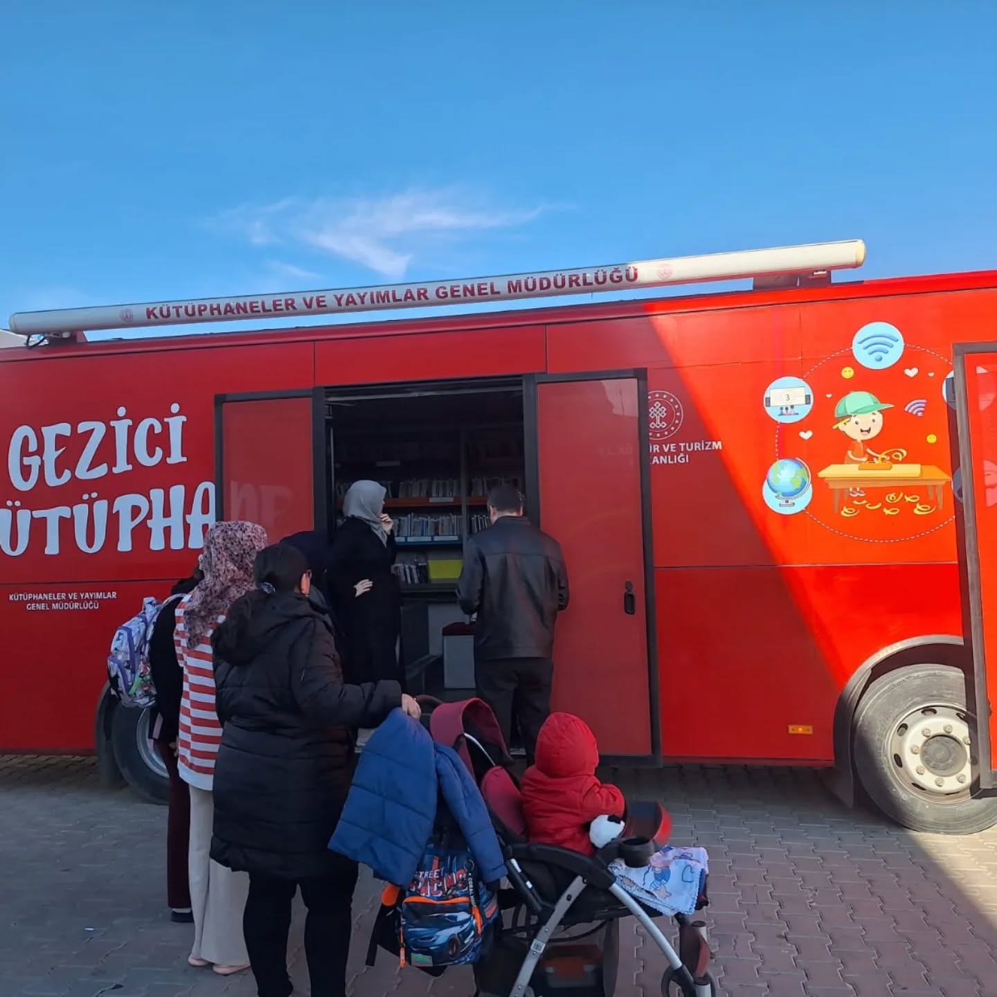Gezici Kütüphane Çocuklarla Buluştu3