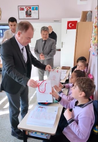 Gülşen’den Mektup Gönderen Minik Öğrenciye Anlamlı Jest (3)