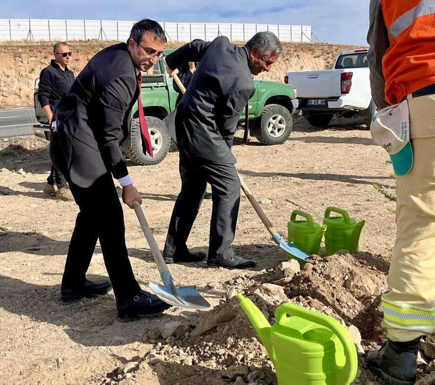 Hatıra Ormanında Fidanlar Toprakla Buluştu9