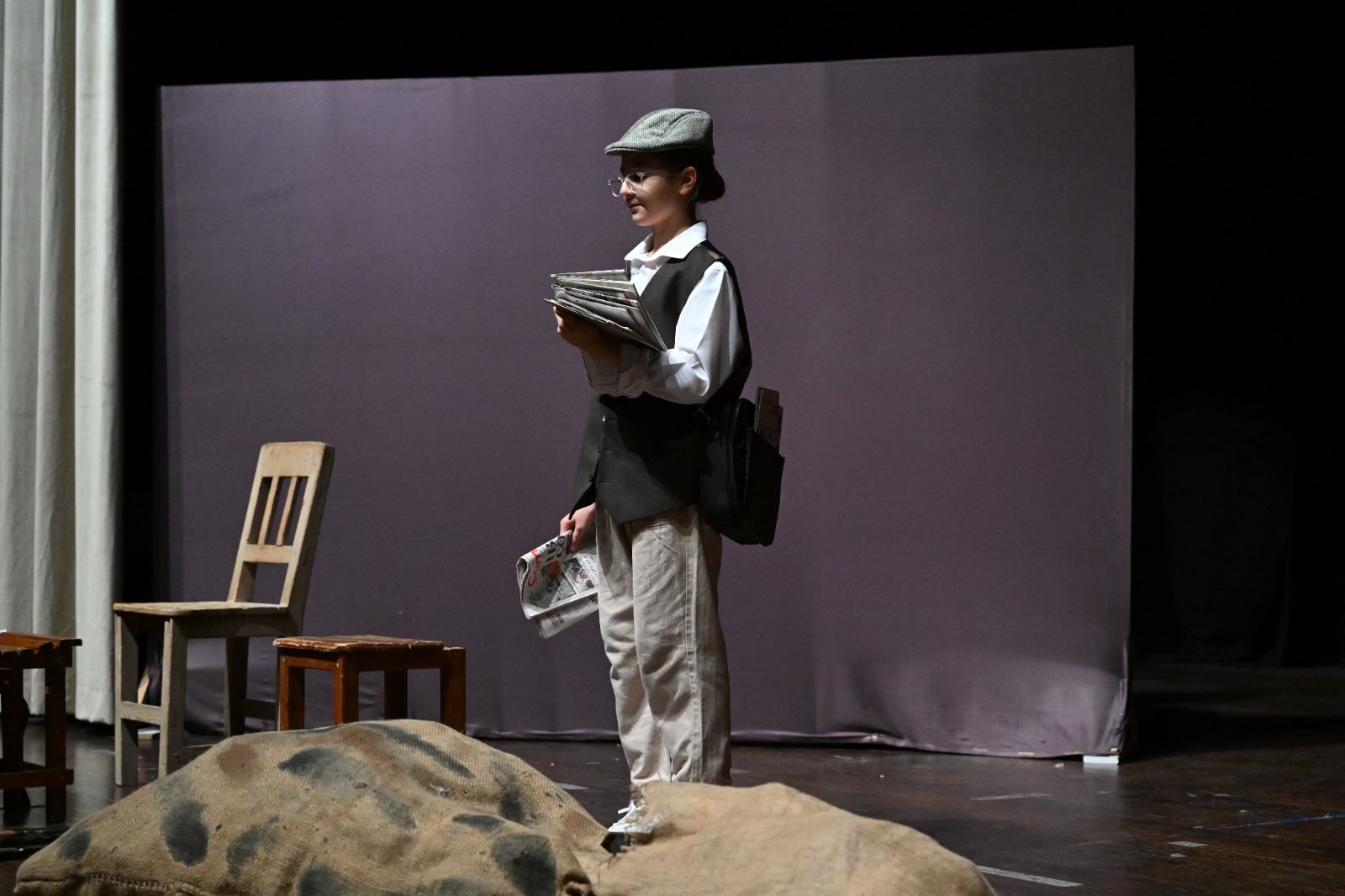 ‘Karanlıktan Aydınlığa’ Çocuk Oyunu Ayakta Alkışlandı (3)