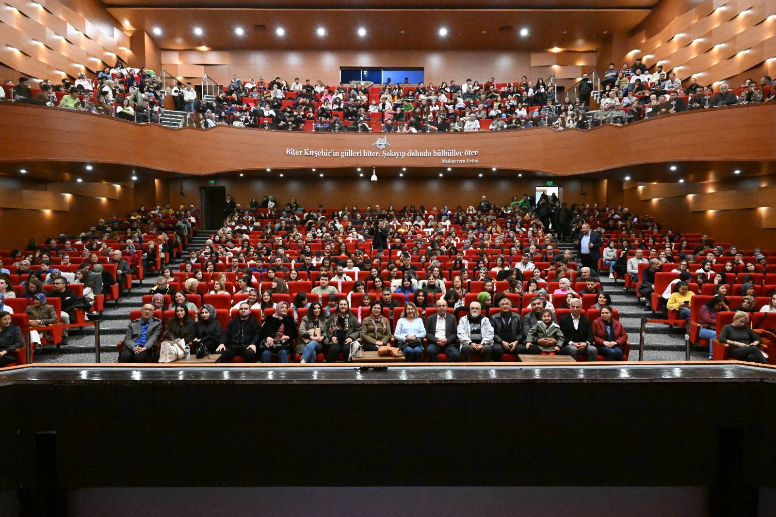 Kırşehir 3. Tiyatro Festivali’nde ‘Übü’nün Rol Fabrikası’ Izleyiciyle Buluştu3