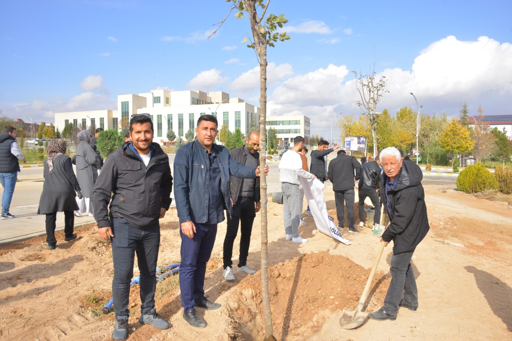 Kırşehir Ahi Evran Üniversitesi’nden 60 Bin Fidanla ‘Yeşil Kampüs’ Hamlesi12