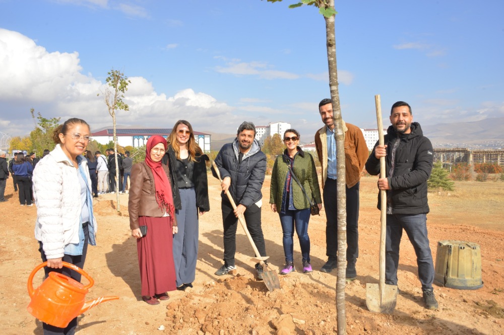 Kırşehir Ahi Evran Üniversitesi’nden 60 Bin Fidanla ‘Yeşil Kampüs’ Hamlesi9