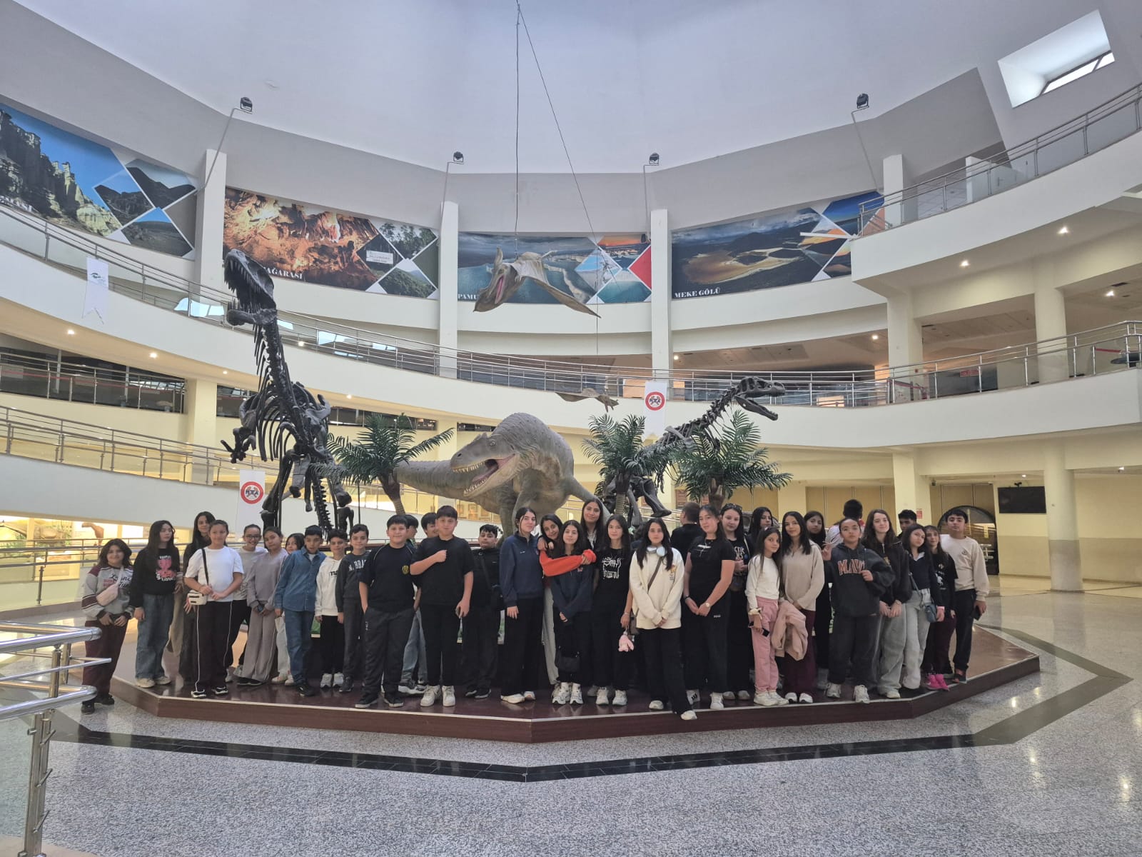 Kırşehir Bil Koleji Atamızı Andı