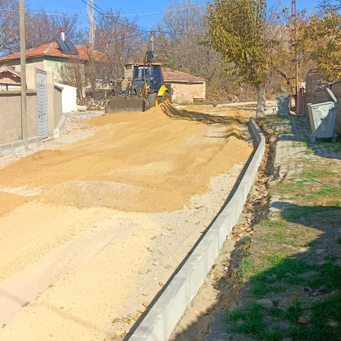 Kırşehir Özbağ’da Yol Çalışmaları Tüm Hızıyla Devam Ediyor 3