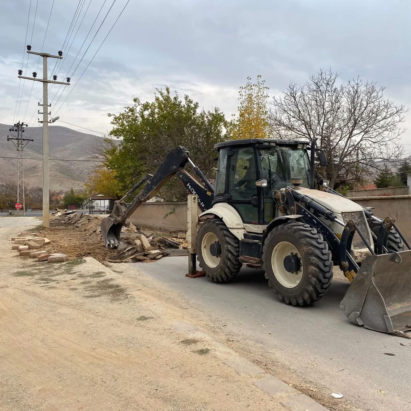 Kırşehir Özbağ’da Yol Çalışmaları Tüm Hızıyla Devam Ediyor 4
