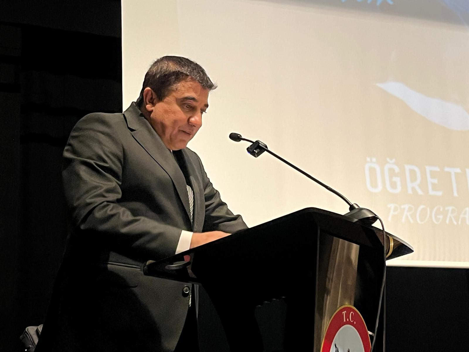 Kırşehir’de Aydınlık Nesillerin Mimarı Öğretmenlerin Günü Kutlandı (8)-1