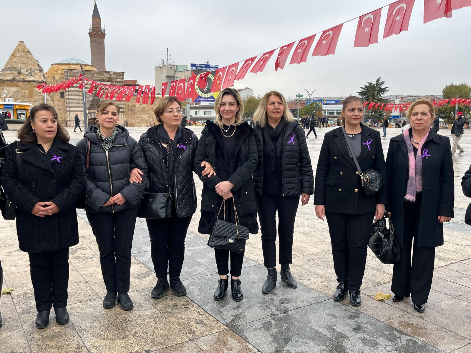Kırşehir’de Kadınlar Sessiz Yürüyüşle Gücünü Gösterdi (5)
