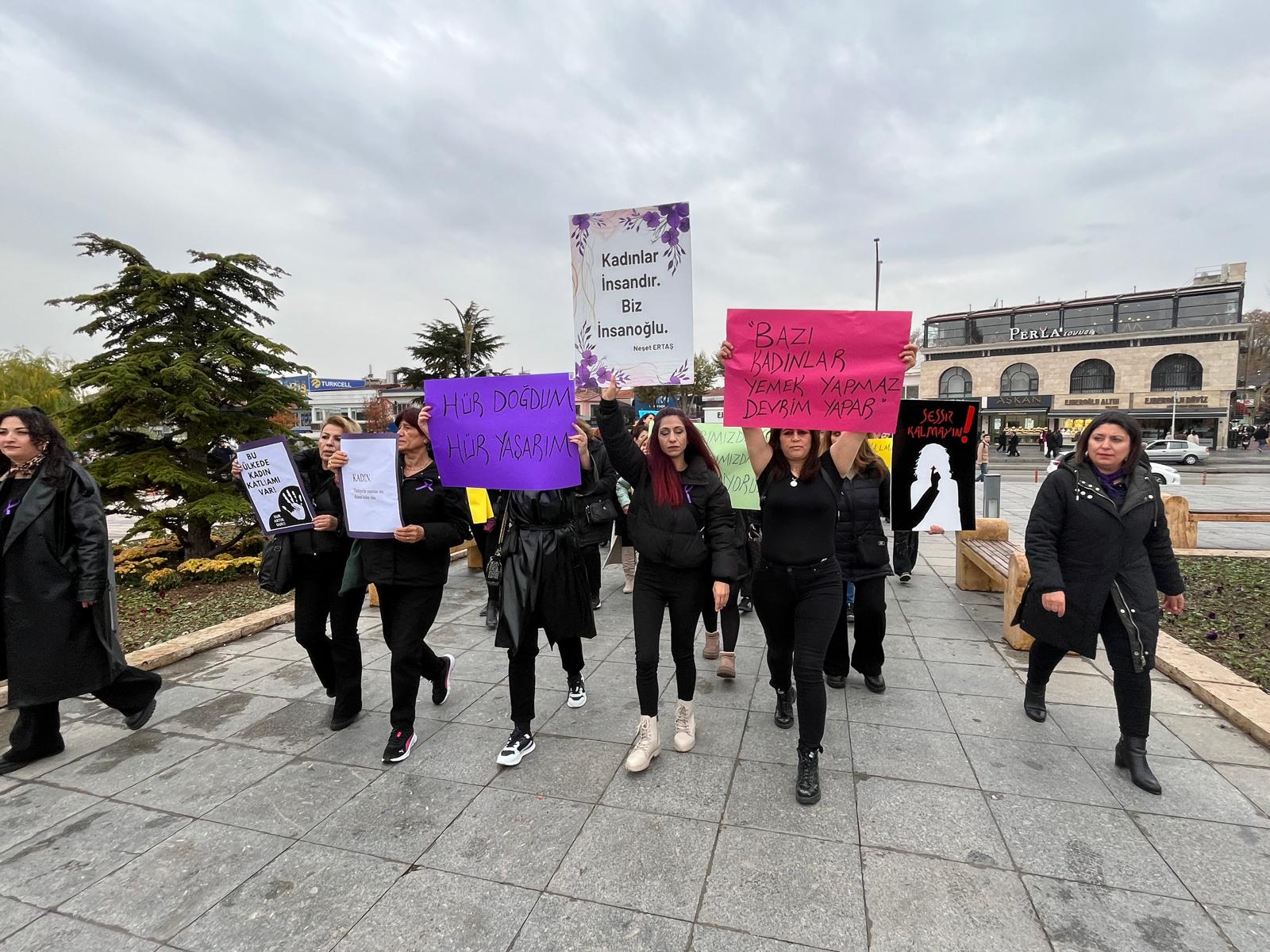 Kırşehir’de Kadınlar Sessiz Yürüyüşle Gücünü Gösterdi (8)