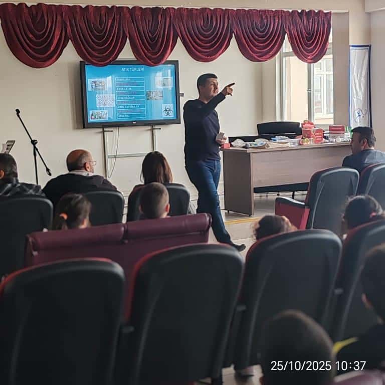 Kırşehir’de Öğrenciler Atıkların Ayrıştırılmasını Öğrendi2