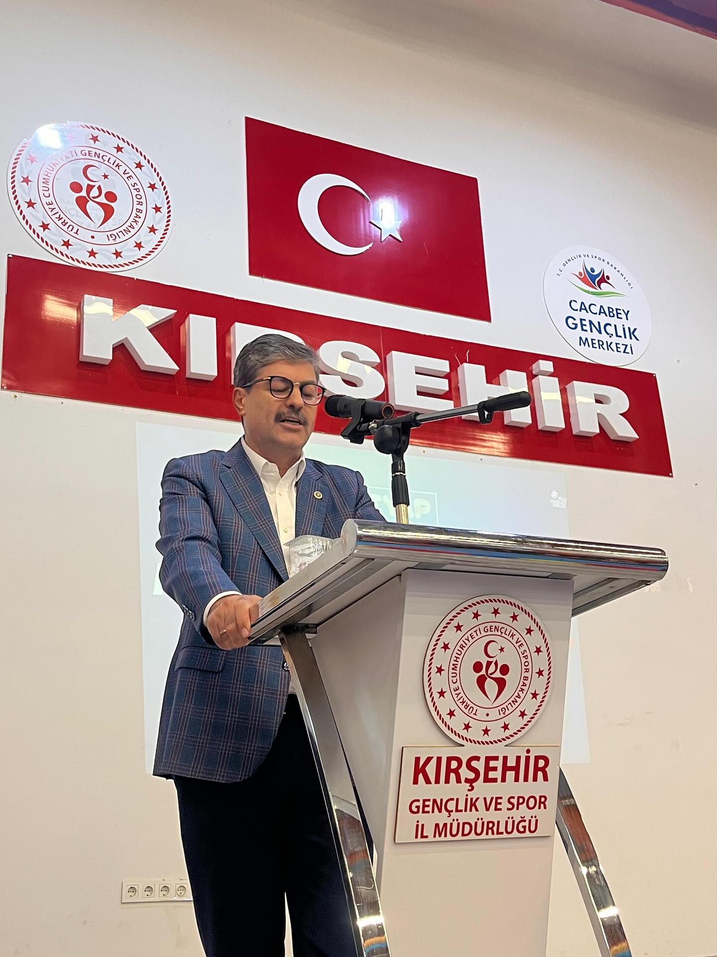 Kırşehir'den Geleceğin Teknoloji Yıldızları Yükseliyor! Gençler Mezuniyet Coşkusunu Yaşadı (10)