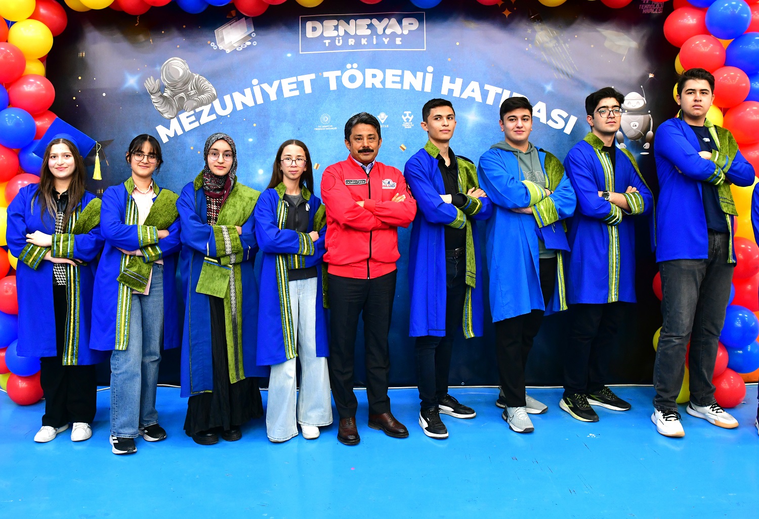 Kırşehir'den Geleceğin Teknoloji Yıldızları Yükseliyor! Gençler Mezuniyet Coşkusunu Yaşadı (4)