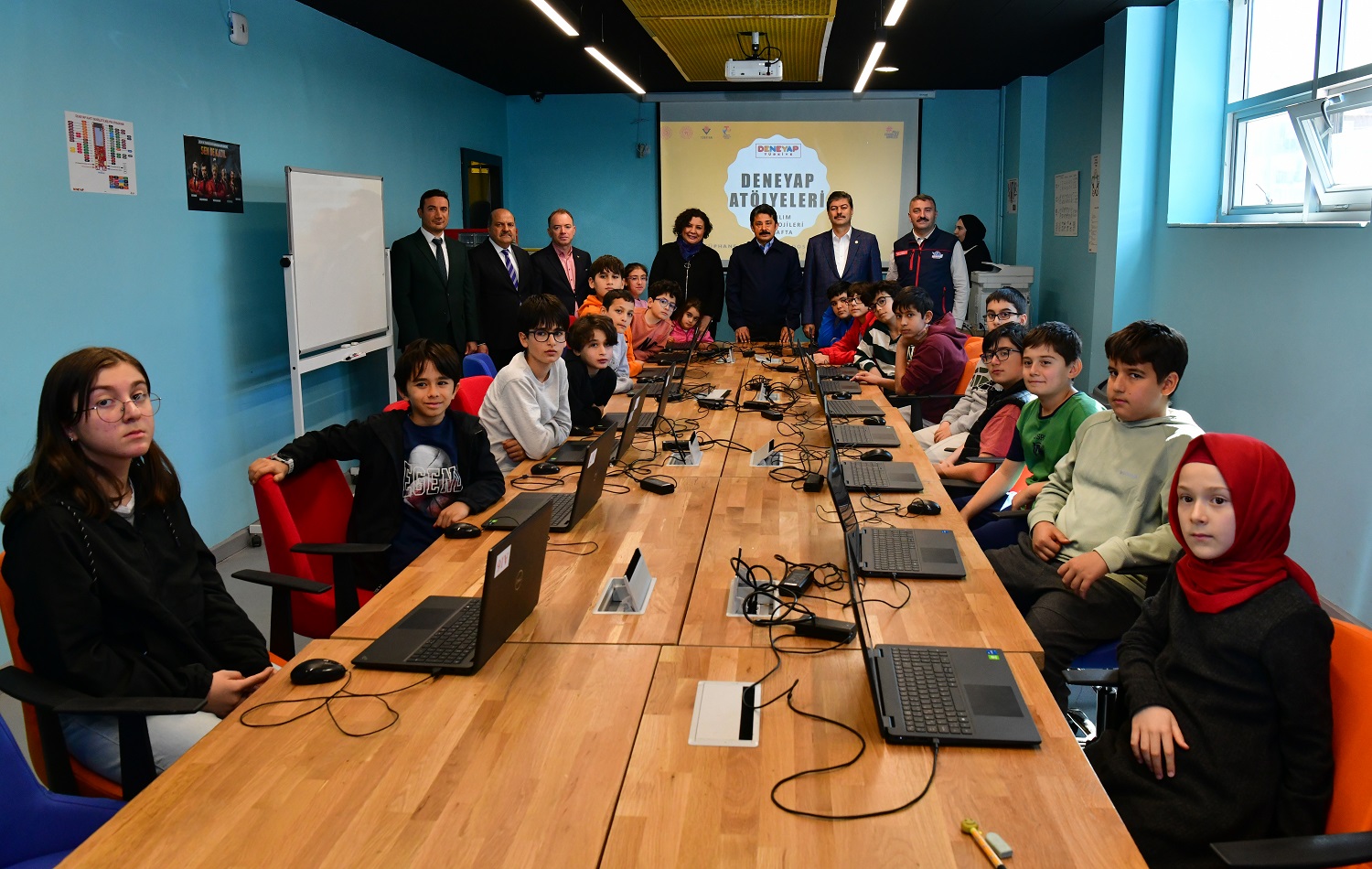 Kırşehir'den Geleceğin Teknoloji Yıldızları Yükseliyor! Gençler Mezuniyet Coşkusunu Yaşadı (6)