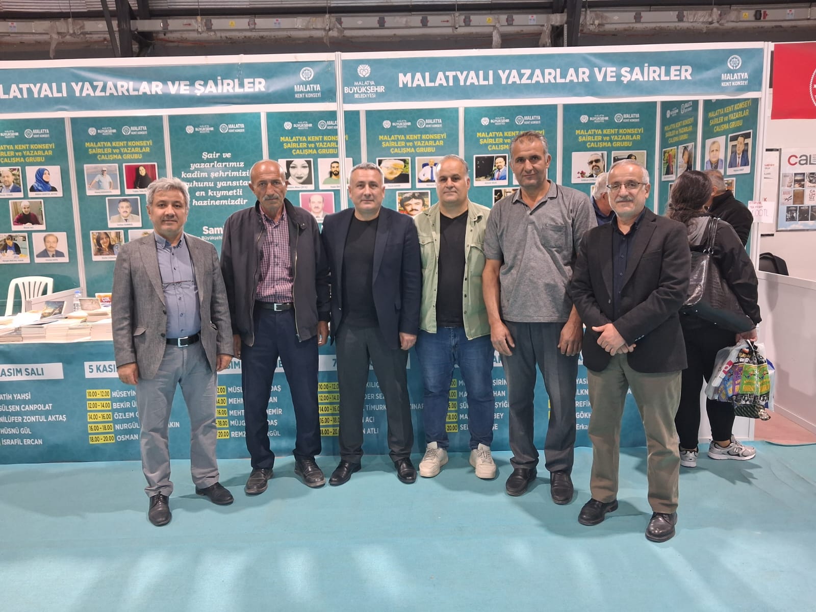 Kırşehir’in Edebiyat Yüzü Doç. Dr. Erbey, Fuarı Salladı 3