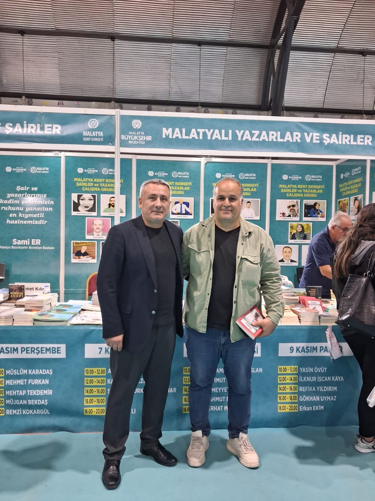 Kırşehir’in Edebiyat Yüzü Doç. Dr. Erbey, Fuarı Salladı 5