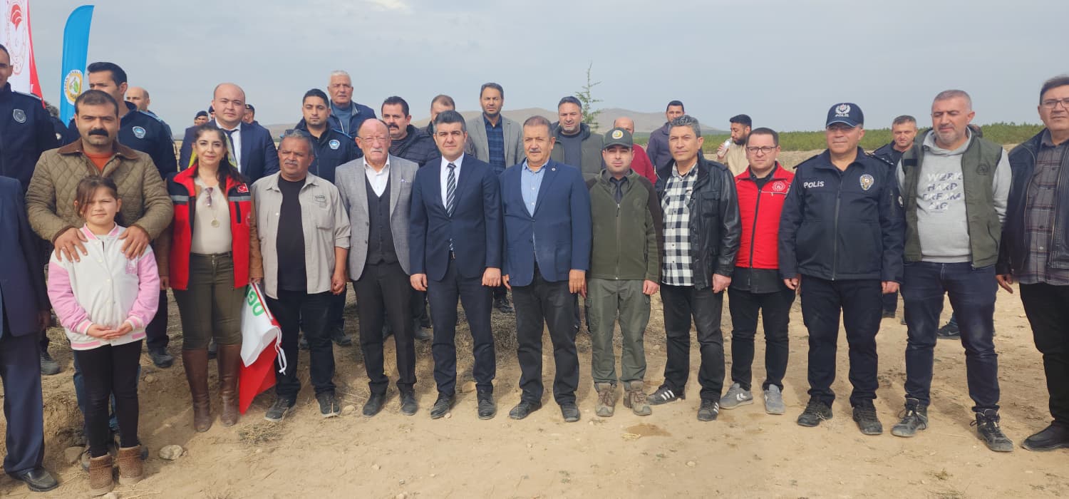 Mucur’da Fidanlar Toprakla Buluştu (4)