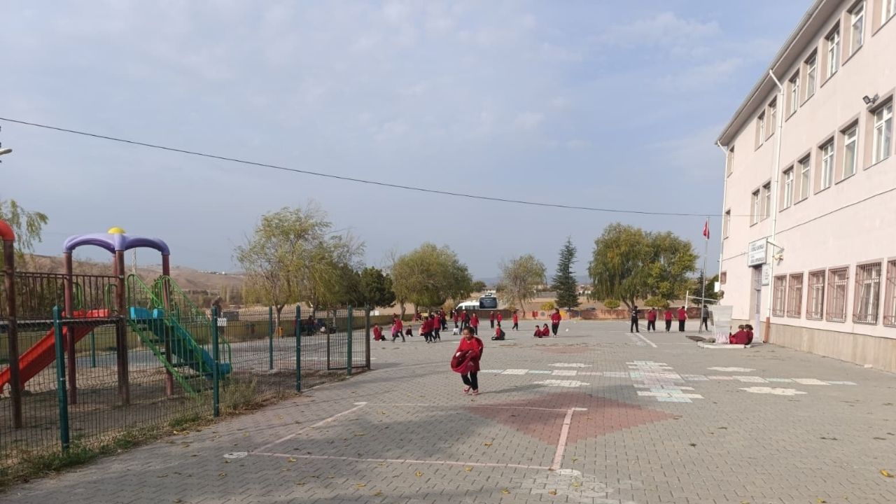 O Köyde Sınıf Birleşme Kararı Velileri Ayaklandırdı 2 (1)