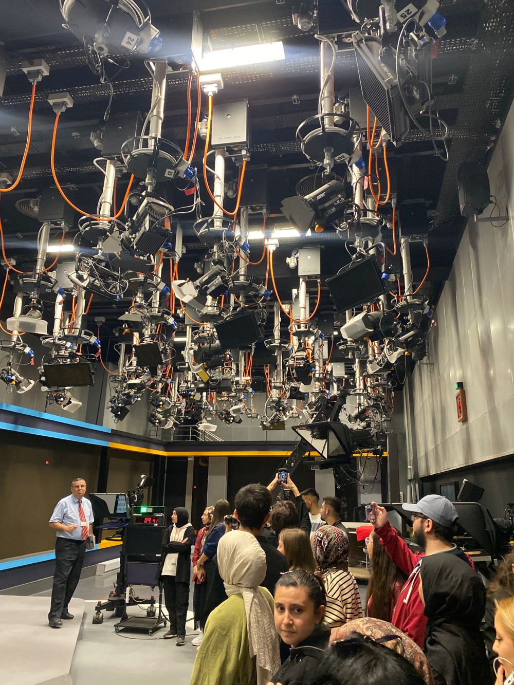 Öğrenciler, Trt Oran Stüdyolarında Büyüleyici Bir Teknik Geziye Çıktı