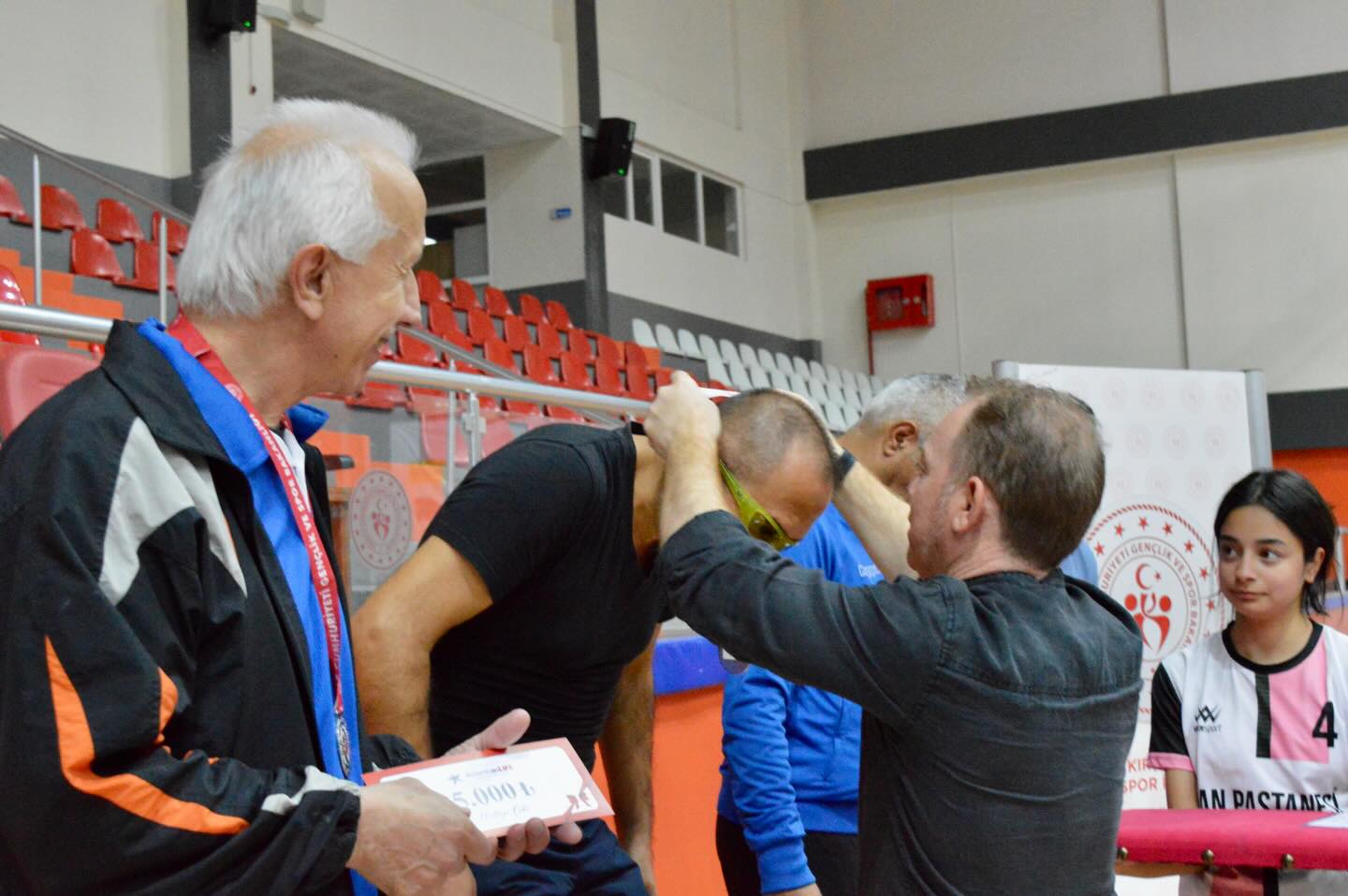 Öğretmenler Günü Coşkusunda Masa Tenisi Rüzgârı (1)