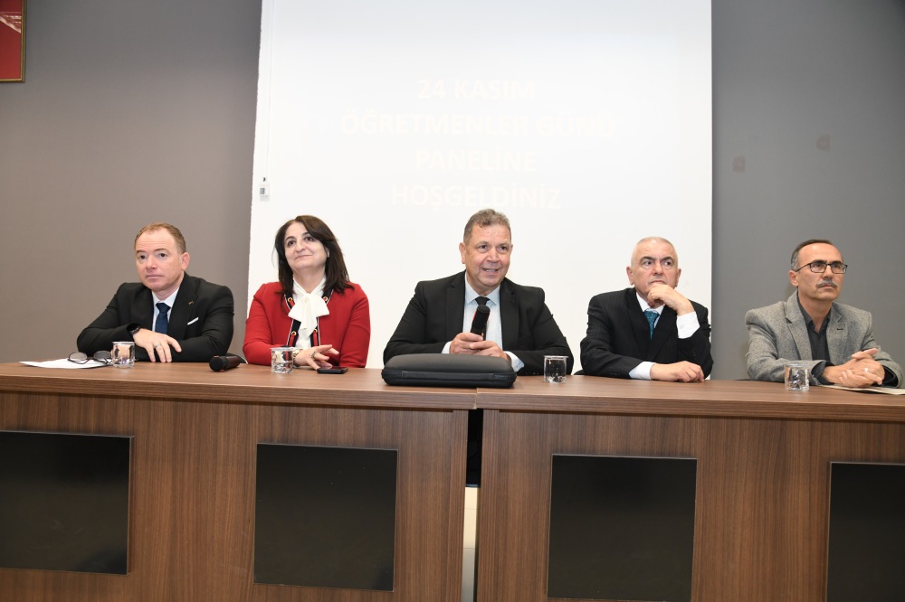 Öğretmenlik Mesleği Akademik Işıltıyla Anlatıldı (5)