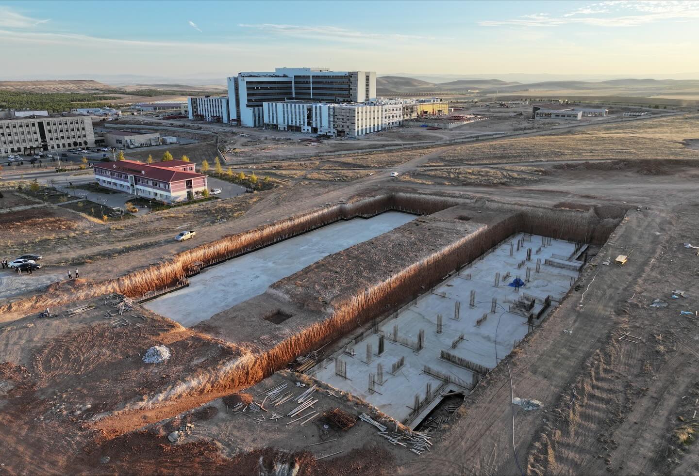 Sağlık Bilimleri Fakültesi Yükseliyor, Inşaat Çalışmaları Hız Kesmeden Sürüyor7