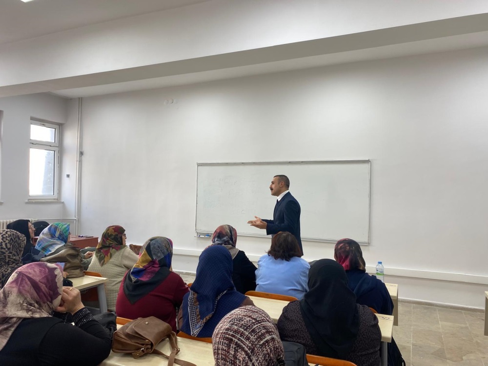 Tazelenme Üniversitesi’nde Tarım, Psikoloji Ve Ekonomi Buluştu (8)