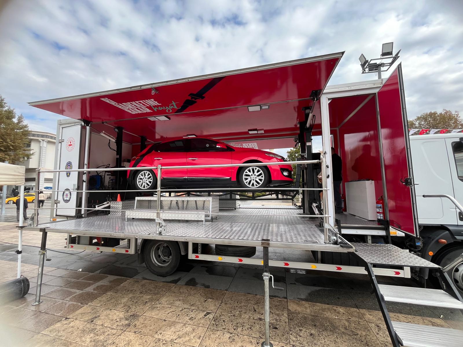 Trafikte Hayat Kurtaran Deneyim Tırı Kırşehir’de (2)