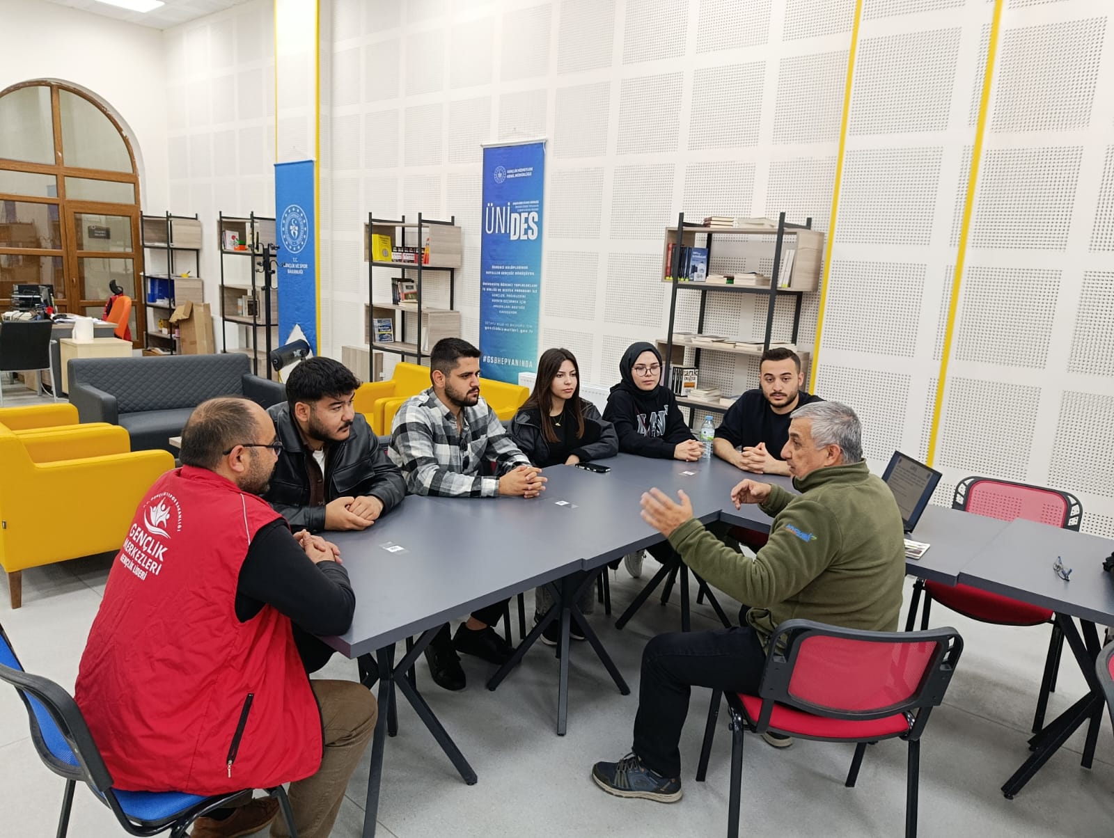 Üniversite Genç Ofis Ile Gençlerin Bilgi Ve Becerilerini Güçleniyor2