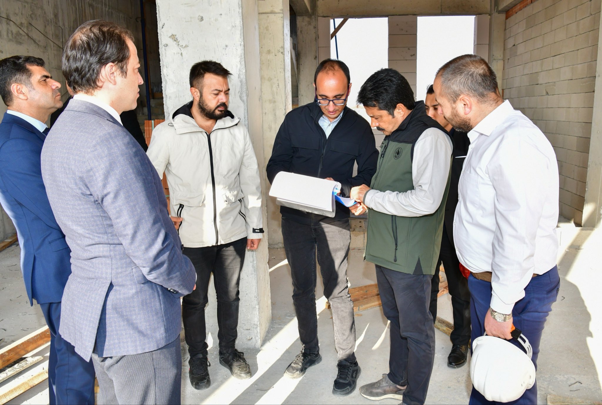 Vali Demiryürek, Sağlık Ve Kamu Yatırımları Yerinde Incelendi