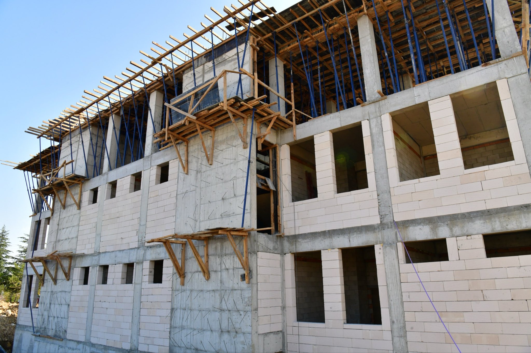 Vali Demiryürek, Sağlık Ve Kamu Yatırımları Yerinde Incelendi1