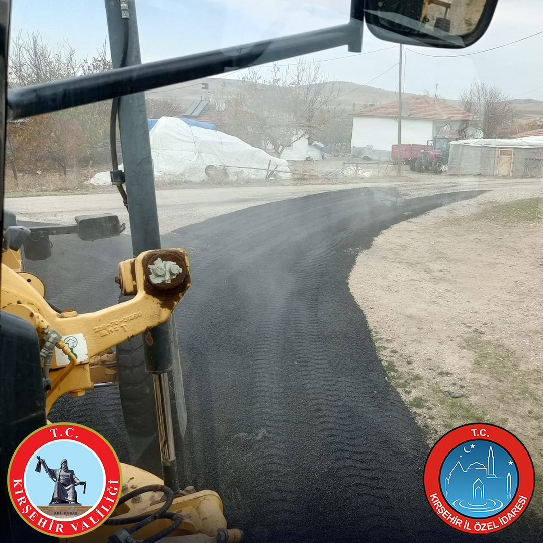 Yeniyapan Köyü’nde Yol Yama Çalışmaları Tamamlandı2