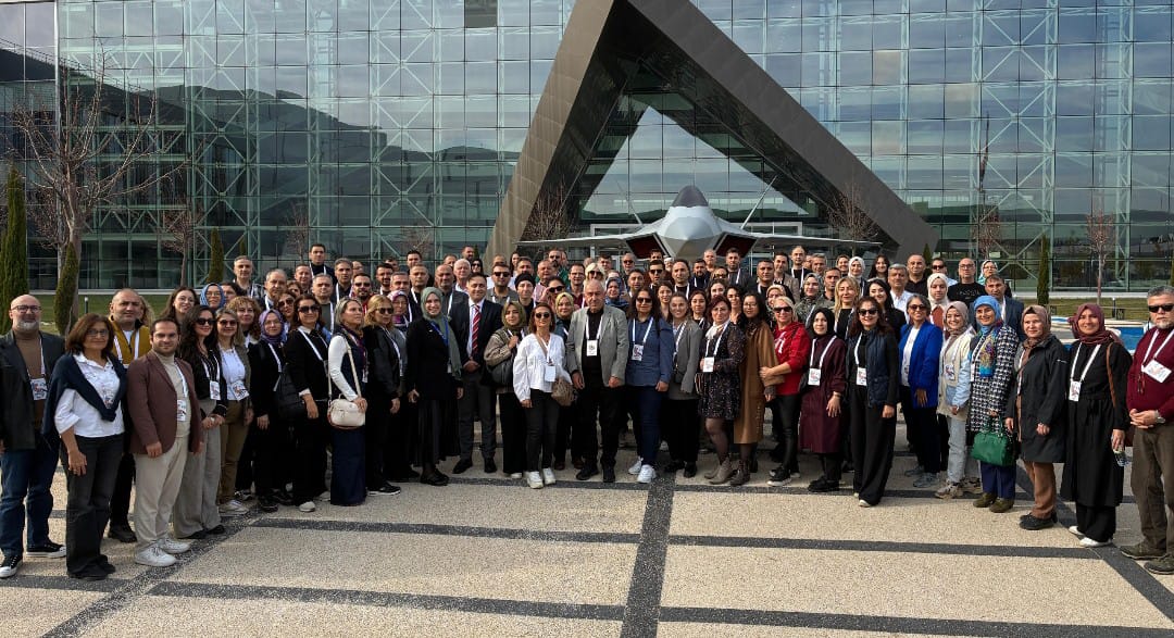 Yılın Öğretmeni Güvenç, Bakan Tekin Ile Projelerini Konuştu (4)