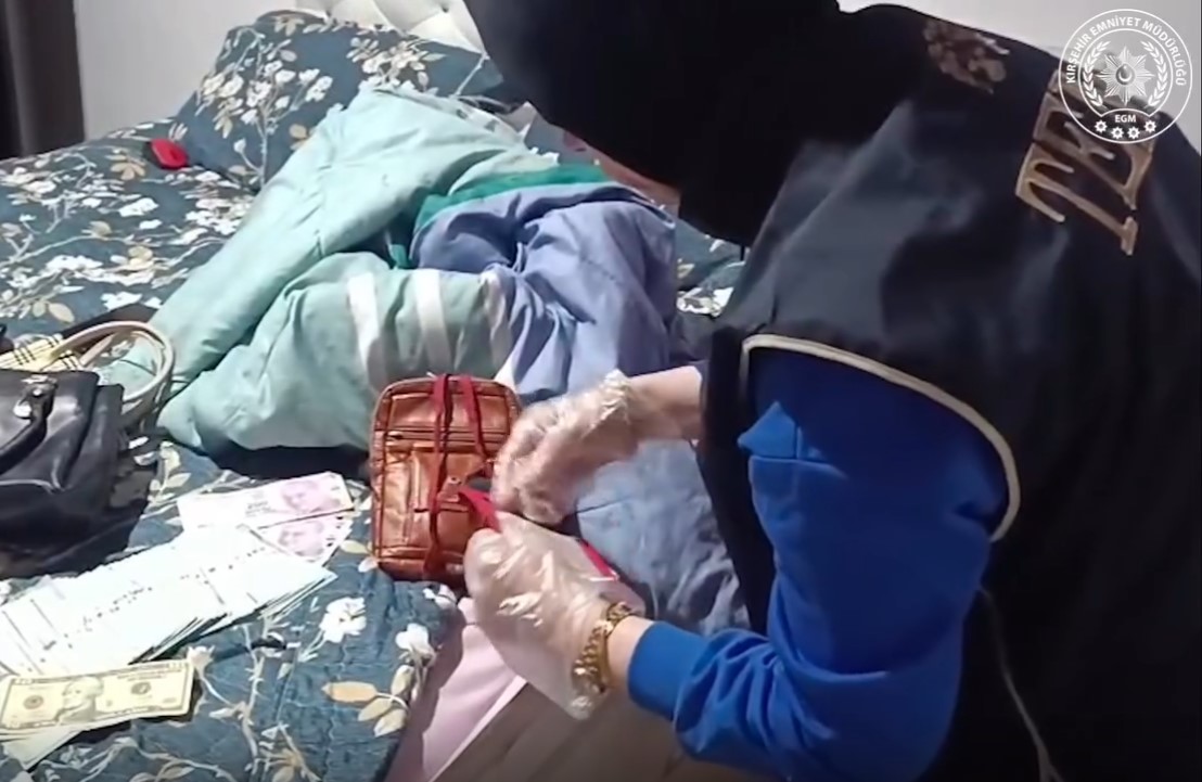 10 Şüpheli Tutuklandı, 20 Bin Dolar Ele Geçirildi (11)