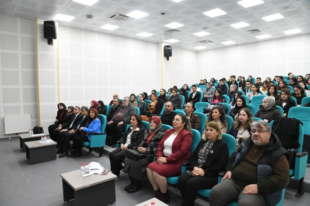 2. Aile Ve Kadın Çalıştayı Kırşehir’de Toplumsal Farkındalığı Derinleştirdi (9)