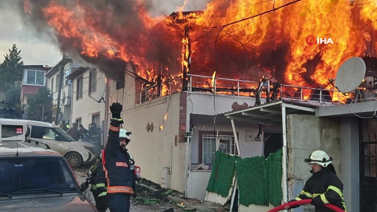 207B45Ee 857C 48Ef 8Ce4 3693B346C1Dd Frame At 0M38S