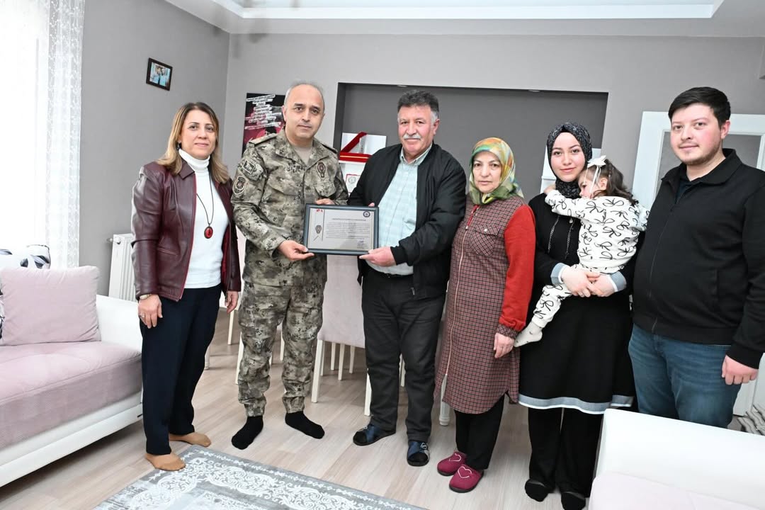 22 Aralık 2015’Te Şırnak’ta Şehit Olan Meslektaşımız Gökhan Ünaldı’nın Şehadet Yıl Dönümünde, Eş (1)