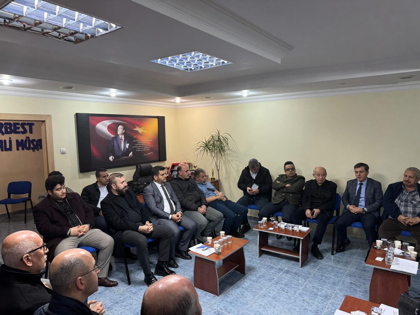 586691361 18298242316262180 687052611981054020 N