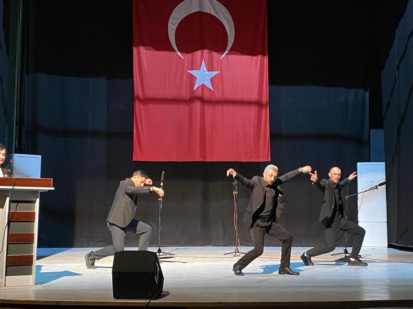 587478275 17889998751392914 1101160035583882732 N