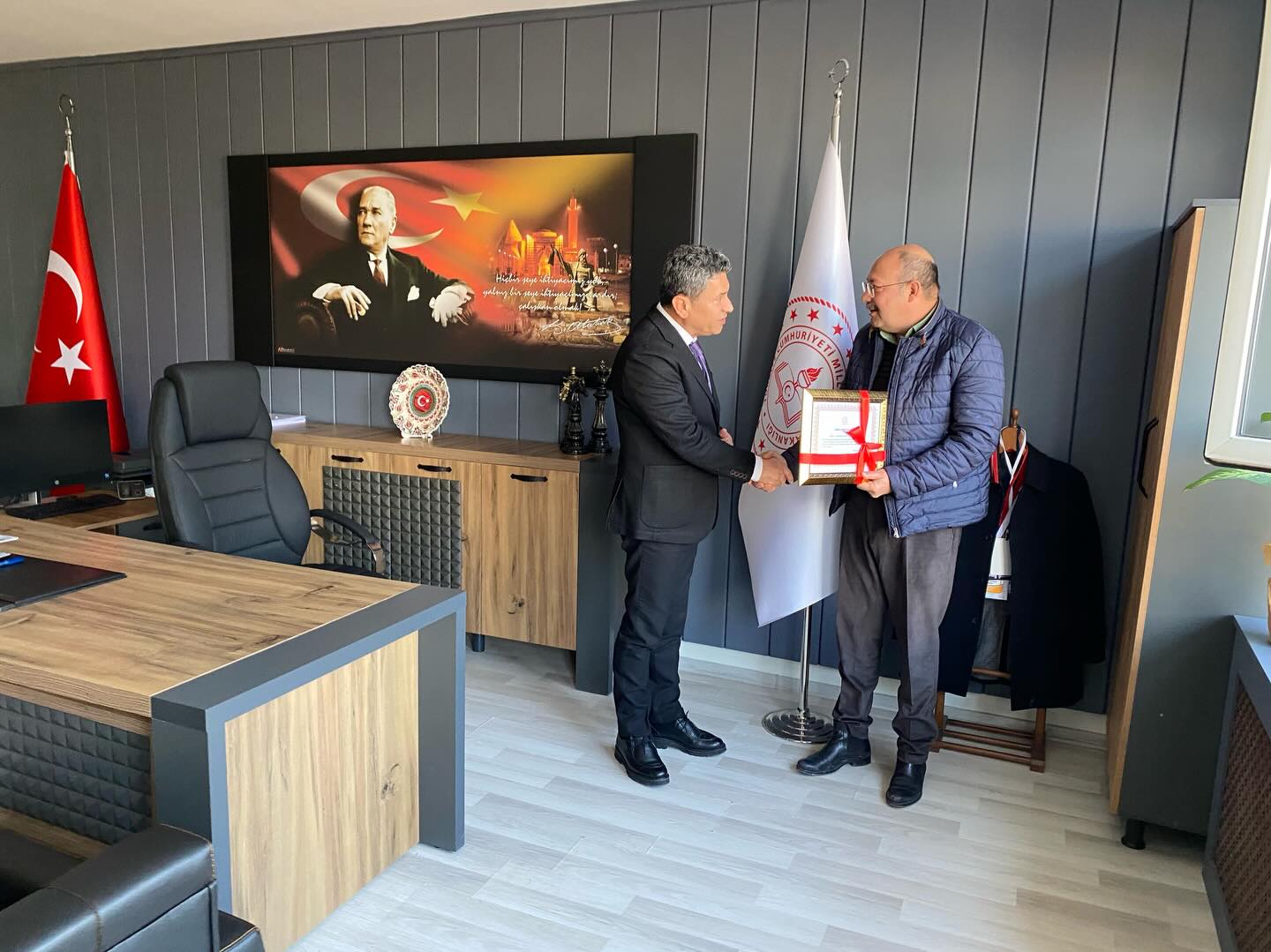 587761898 17887794231392914 7840292164887426453 N