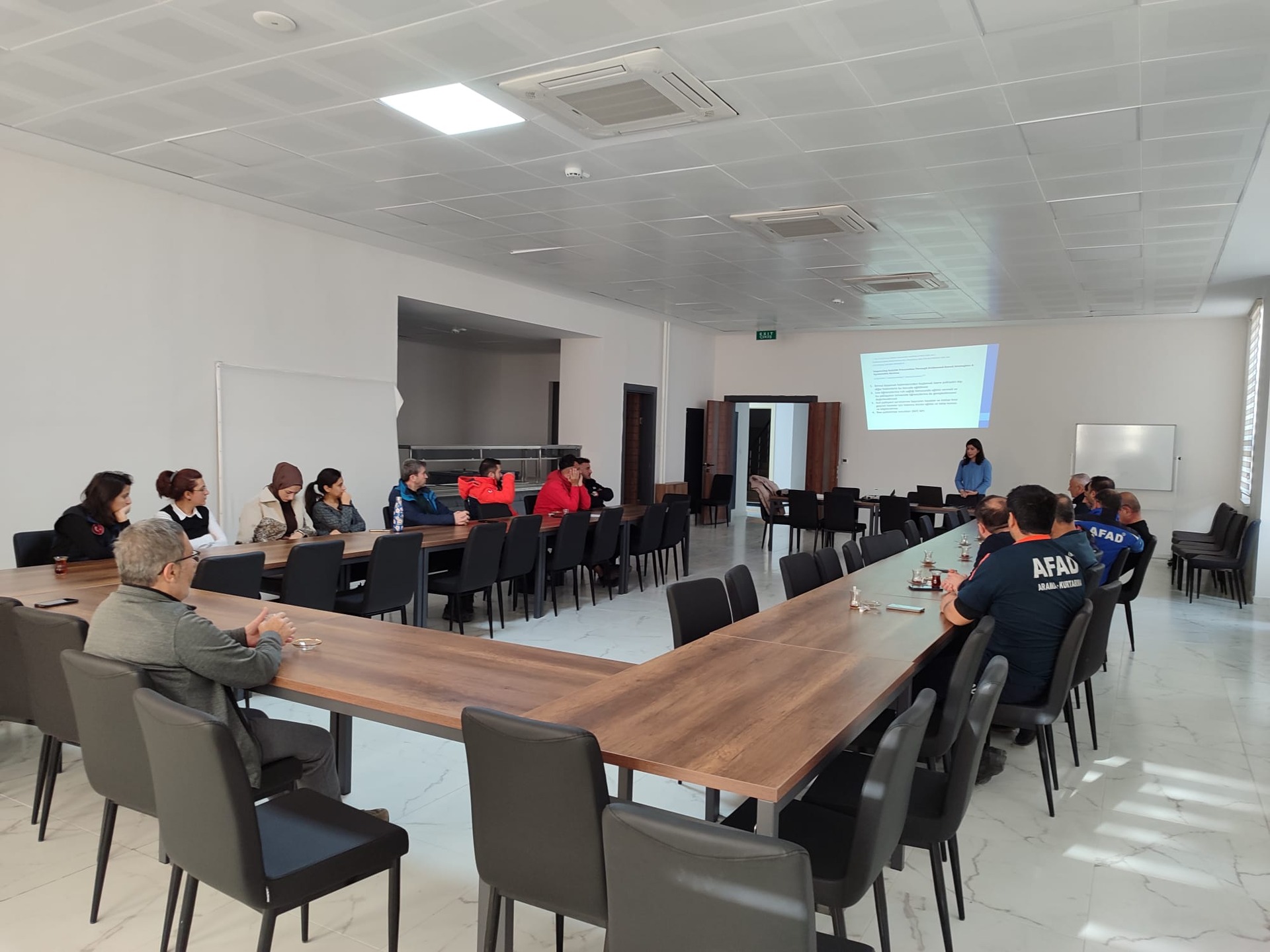 591162643 18320763247219328 3066657396125439447 N-1